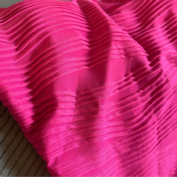 BNWT One Piece Strapless Swimsuit - Picture 6 of 9